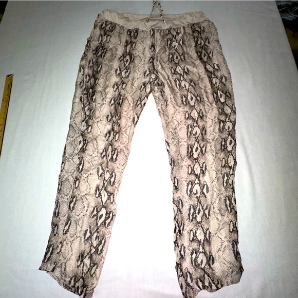 Sofia Made in Italy Snakeskin Python Animal Print Lined Pants Disco Retro Funky - Picture 1 of 9